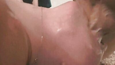 Анална мастурбация на мацка, която първа позира по клин. gay bg porno